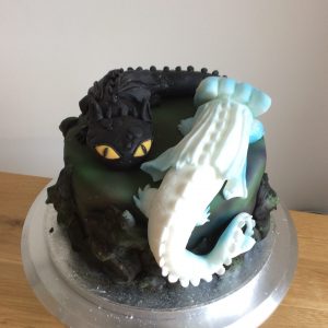 How to train a Dragon cake