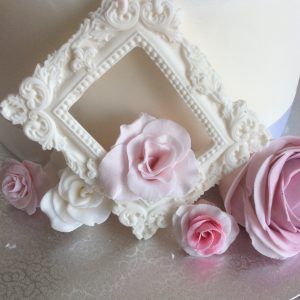 white photo frame ideas for wedding cake decoration