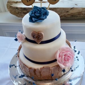 Bark effect wedding cake